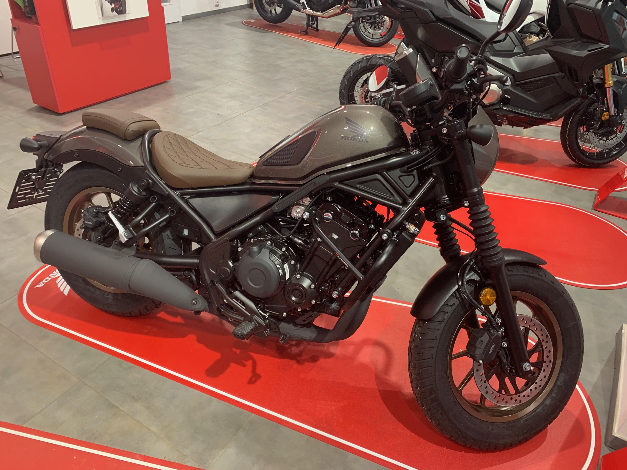 CMX500 Rebel Special Edition 2023 + doplňky Prodej Moto Anex